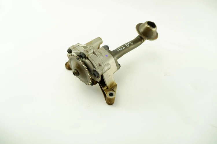 POMPA OLEJOWA VOLKSWAGEN TOURAN I 1T (2003-2006) 2.0 TDI 140KM 038115105C