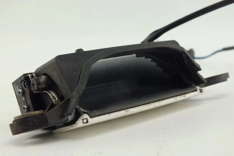 KLAMKA ZEWNĘTRZNA PRAWY PRZÓD AUDI A6 C4 4A0837206