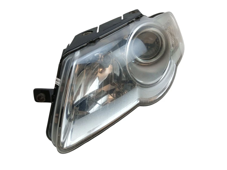 LAMPA LEWY PRZÓD VOLKSWAGEN PASSAT B6 (2005-2010) 2.0 TDI 140KM