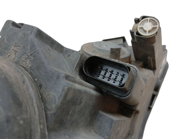 LAMPA LEWY PRZÓD VOLKSWAGEN PASSAT B6 (2005-2010) 2.0 TDI 140KM