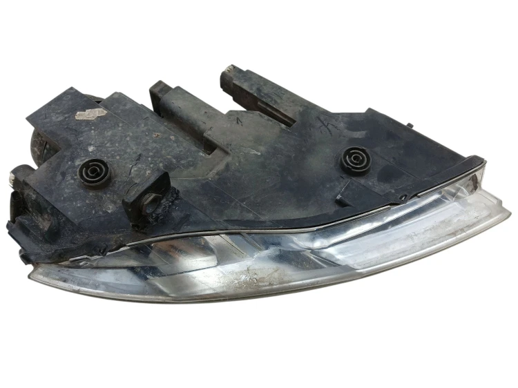 LAMPA LEWY PRZÓD VOLKSWAGEN PASSAT B6 (2005-2010) 2.0 TDI 140KM