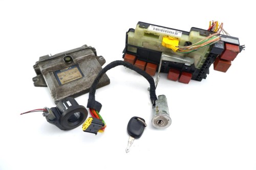 ZESTAW STARTOWY RENAULT CLIO II (1998-2003) 1.9 D 7700104956