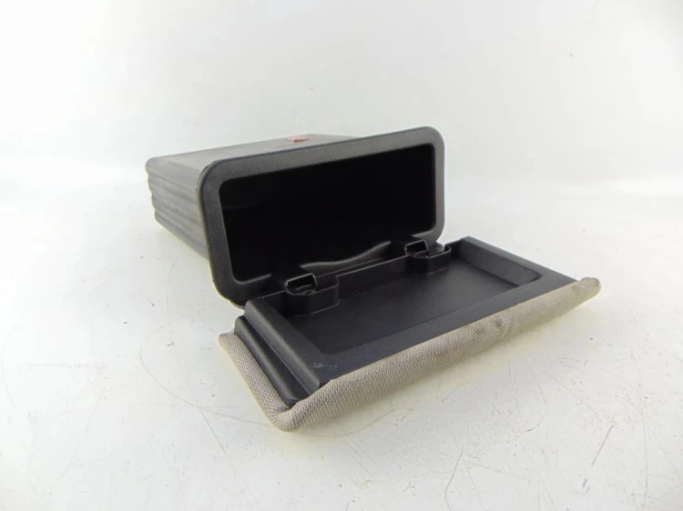 SCHOWEK DRZWI PRAWY RENAULT SCENIC II (2003-2005) 2.0 16V