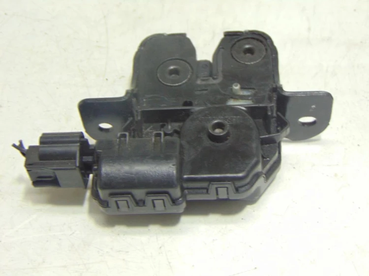 ZAMEK KLAPY BAGAŻNIKA RENAULT MEGANE III (2008-2013) 1.6 16V 846307169R