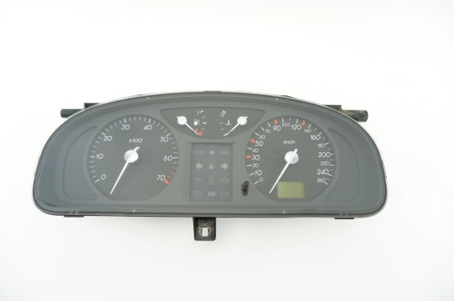 LICZNIK RENAULT LAGUNA II (2001-2005) 1.8 16V 120KM 8200170293