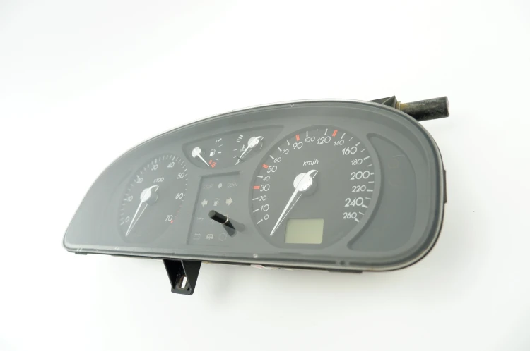 LICZNIK RENAULT LAGUNA II (2001-2005) 1.8 16V 120KM 8200170293