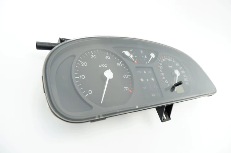 LICZNIK RENAULT LAGUNA II (2001-2005) 1.8 16V 120KM 8200170293