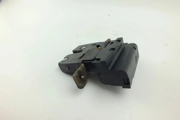 ZAMEK KLAPY BAGAŻNIKA RENAULT VEL SATIS (2002-2009) 2.2 DCI 8200061476C