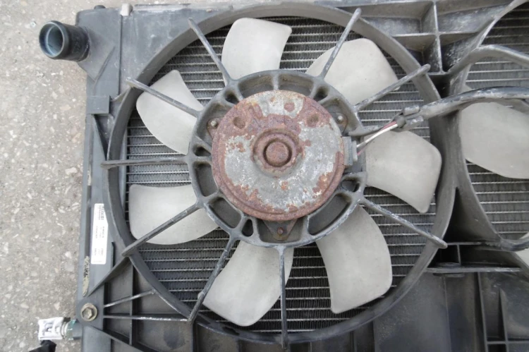 CHŁODNICE KOMPLET TOYOTA COROLLA E12