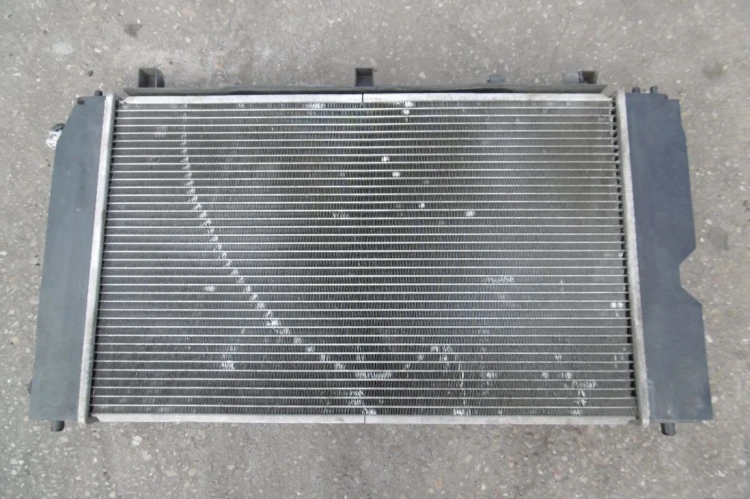 CHŁODNICE KOMPLET TOYOTA COROLLA E12