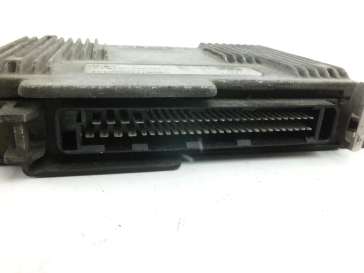 KOMPUTER STEROWNIK SILNIKA RENAULT SCENIC I (1997-1999) 1.6 BENZ 7700102303