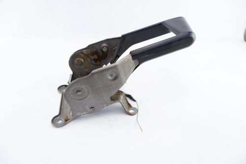 DŹWIGNIA HAMULCA RĘCZNEGO RENAULT MEGANE II (2002-2005) 8200273002
