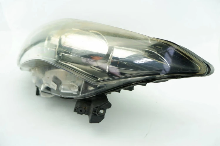 LAMPA LEWY PRZÓD RENAULT LAGUNA III (2007-2010) 2.0 DCI 150KM 260600041R