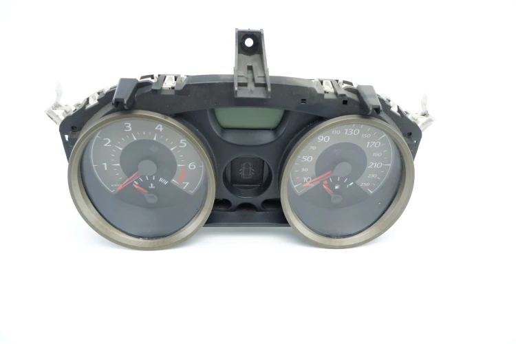 LICZNIK RENAULT MEGANE II LIFT (2005-2008) 1.6 16V 8200793119