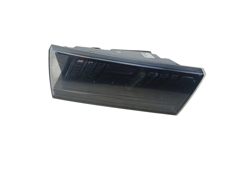 LAMPA LEWY TYŁ W KLAPE PEUGEOT 508 II (2018-2023) 2.0 BlueHDI 177KM 9813508