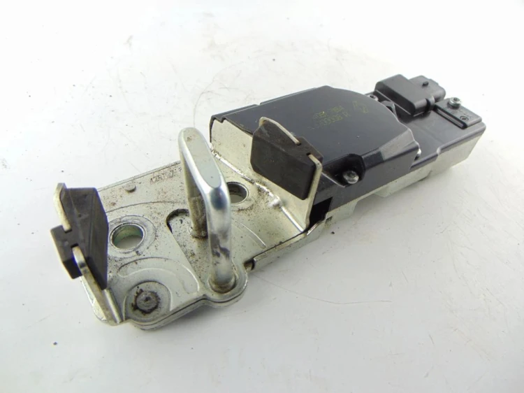 ZAMEK KLAPY BAGAŻNIKA RENAULT MEGANE III (2008-2013) 1.9 DCI