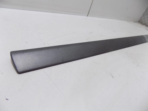 LISTWA DRZWI PRAWY PRZÓD RENAULT LAGUNA II LIFT (2005-2007)