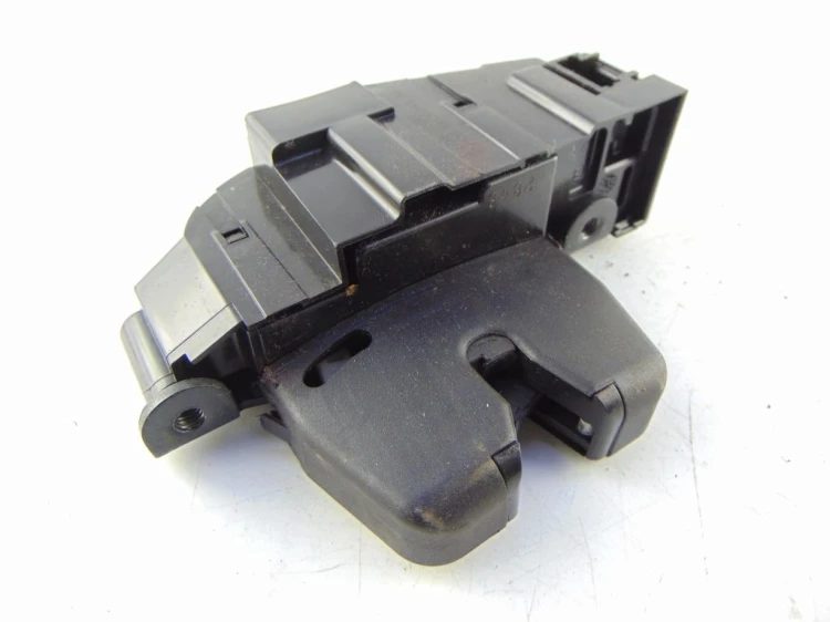 ZAMEK KLAPY BAGAŻNIKA PEUGEOT 308 T7 (2007-2013) 9660403880