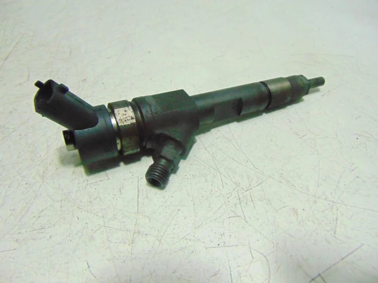 WTRYSKIWACZ RENAULT MEGANE III (2008-2013) 1.9 DCI 0445110328 BOSCH