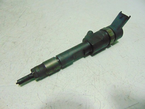 WTRYSKIWACZ RENAULT MEGANE III (2008-2013) 1.9 DCI 0445110328 BOSCH
