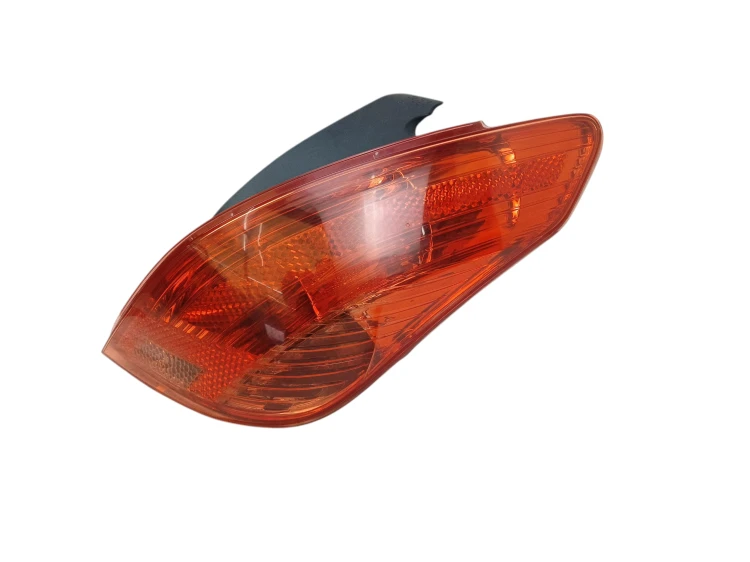 LAMPA PRAWY TYŁ PEUGEOT 308 I T7 (2007-2011) 2.0 HDI 136 KM