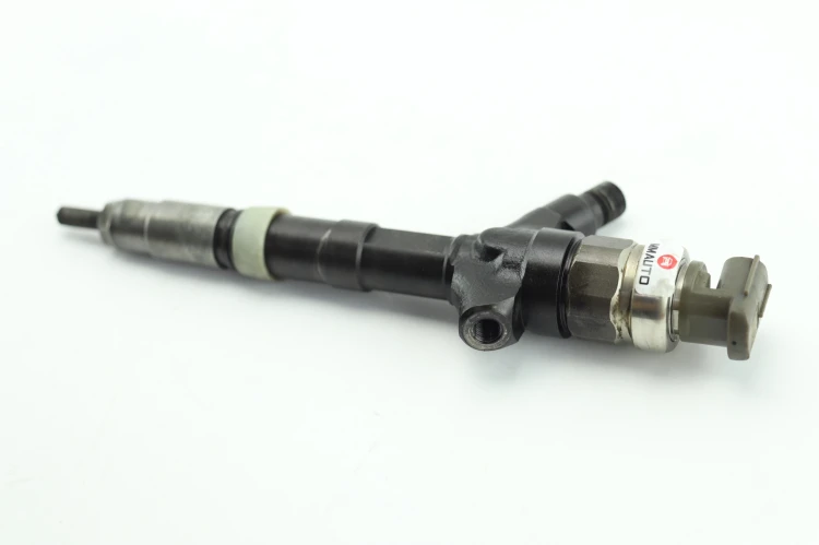 WTRYSKIWACZ TOYOTA AVENSIS T25 23670-0G010