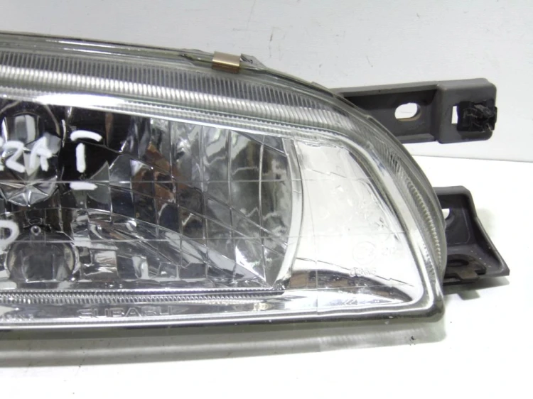 LAMPA PRAWY PRZÓD SUBARU IMPREZA I
