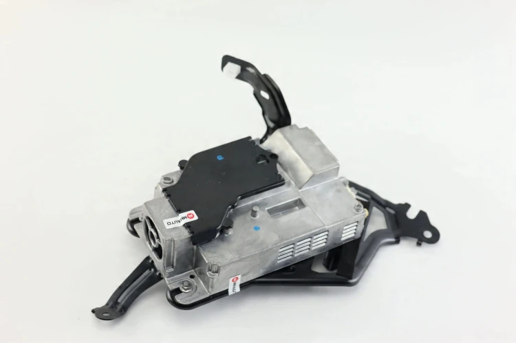 WZMACNIACZ BMW F40 (2019-) 1.5 D 116KM 5A758C4