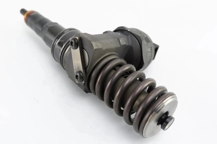 POMPOWTRYSKIWACZ VOLKSWAGEN GOLF V 1.9 TDI 038130073AG
