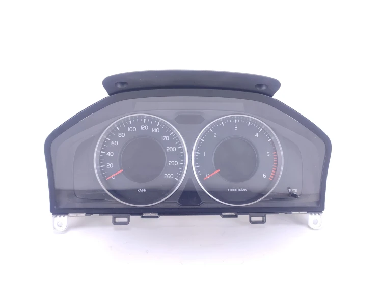 LICZNIK VOLVO XC60 I (2008-2013) 2.0 D3 163KM 31343323AA