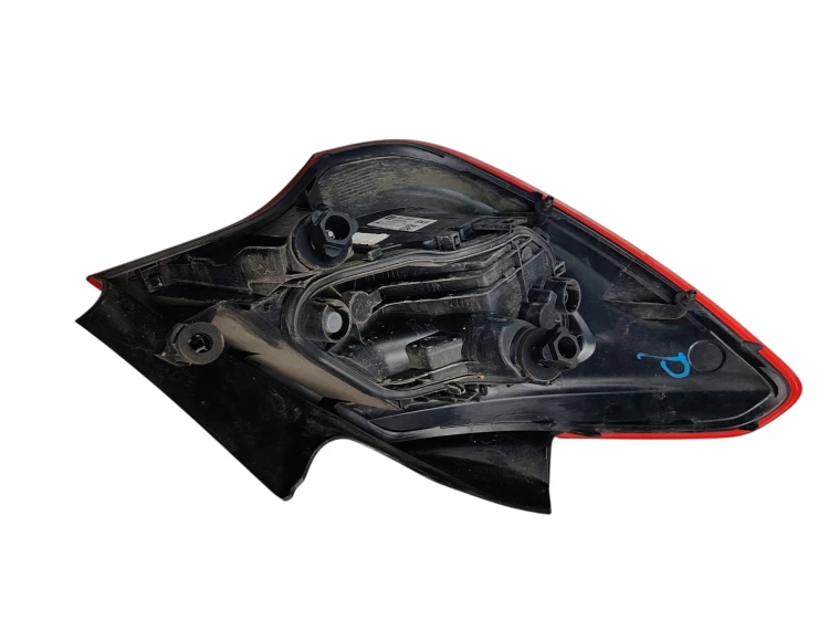 LAMPA PRAWY TYŁ OPEL CORSA E (2014-2019) 1.4 16V 90KM 39012622