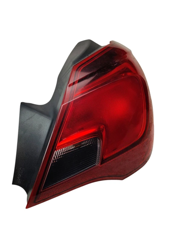 LAMPA PRAWY TYŁ OPEL CORSA E (2014-2019) 1.4 16V 90KM 39012622