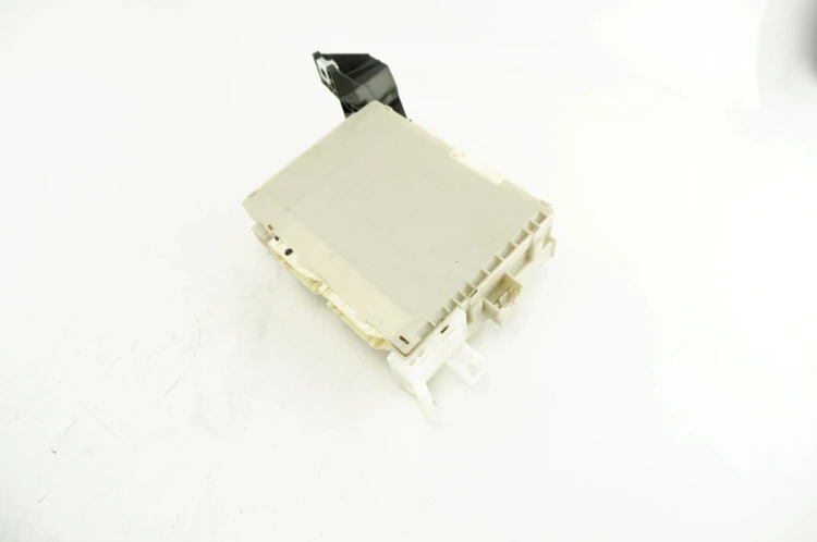 MODUŁ KOMFORTU BCM TOYOTA PRIUS III (2009-2015) 1.8 HYBRYDA 82730-47520
