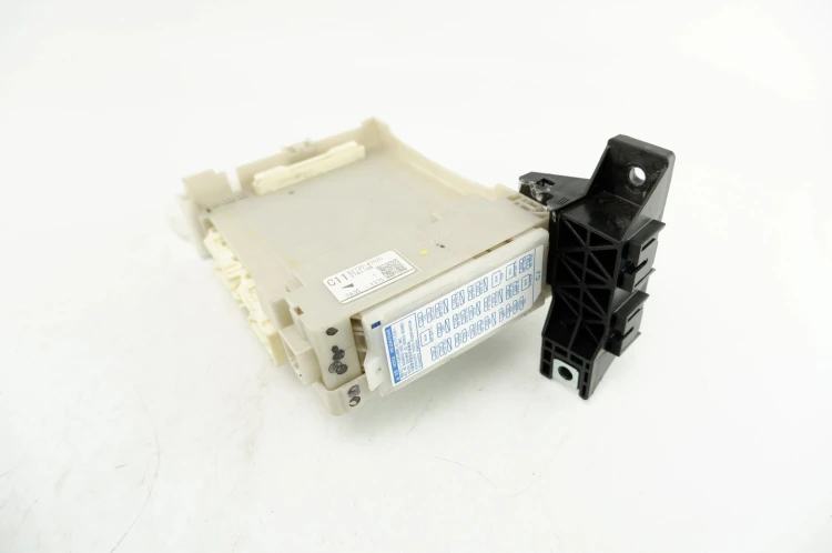 MODUŁ KOMFORTU BCM TOYOTA PRIUS III (2009-2015) 1.8 HYBRYDA 82730-47520