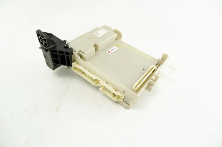 MODUŁ KOMFORTU BCM TOYOTA PRIUS III (2009-2015) 1.8 HYBRYDA 82730-47520