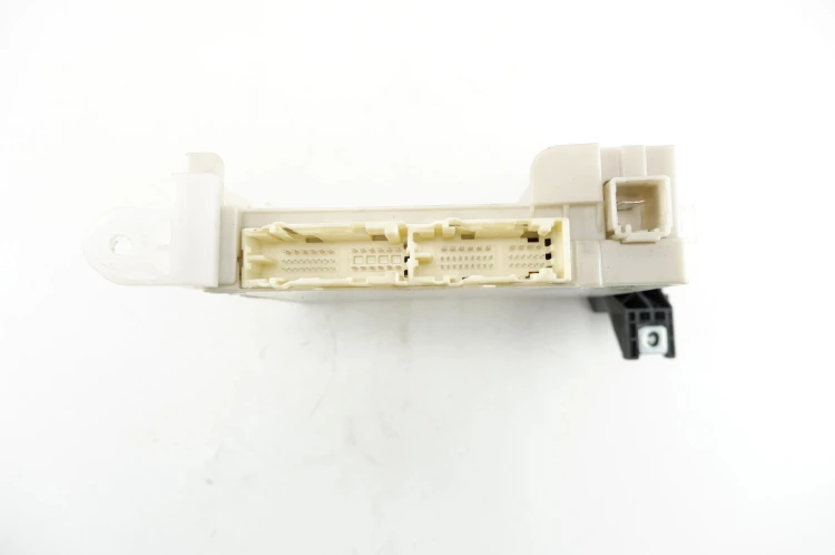 MODUŁ KOMFORTU BCM TOYOTA PRIUS III (2009-2015) 1.8 HYBRYDA 82730-47520
