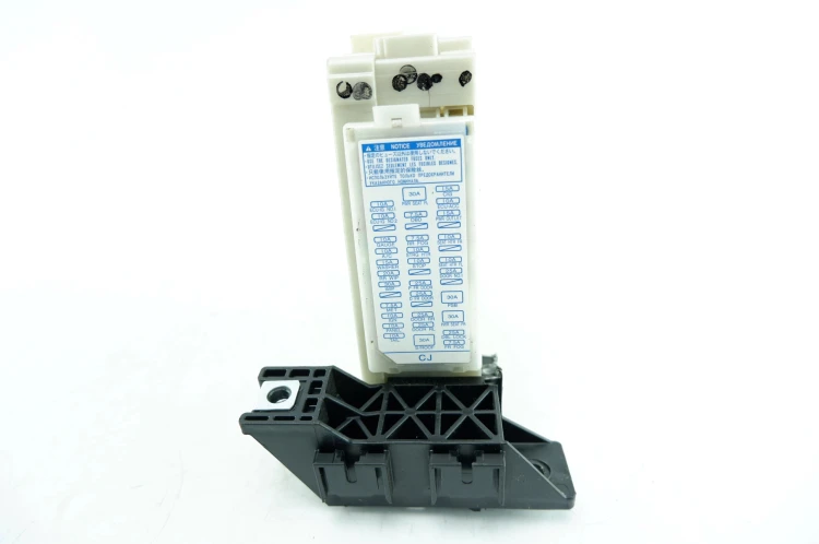 MODUŁ KOMFORTU BCM TOYOTA PRIUS III (2009-2015) 1.8 HYBRYDA 82730-47520