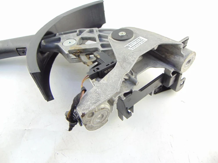 DŹWIGNIA HAMULCA RĘCZNEGO SEAT LEON II LIFT (2009-2012) 1.6 TDI 1K0711303P