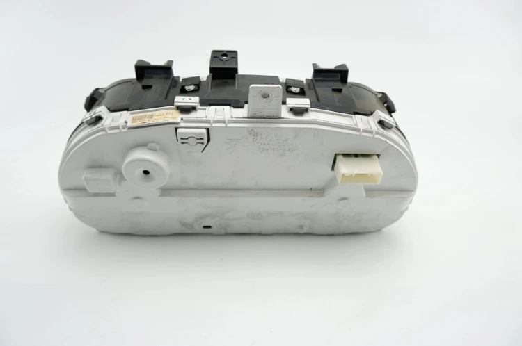 LICZNIK MITSUBISHI OUTLANDER II (2006 - 2013) 2.2 DID 8100A486