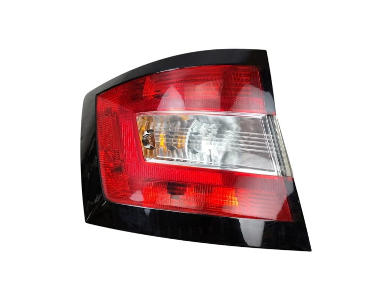 LAMPA LEWY TYŁ SKODA FABIA III (2014-2018) 1.4 TDI 105KM 6V9945095