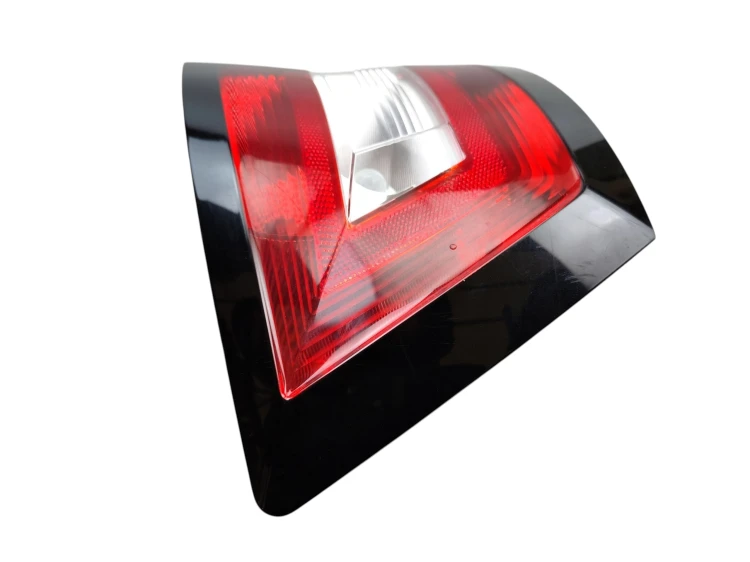 LAMPA LEWY TYŁ SKODA FABIA III (2014-2018) 1.4 TDI 105KM 6V9945095