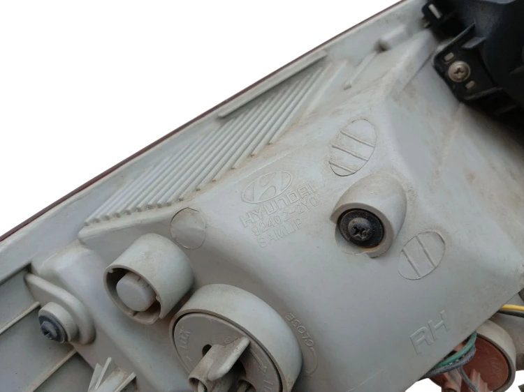 LAMPA PRAWY TYŁ HYUNDAI IX35 (2009-2013) 2.0 CRDI 136KM 92402-2Y0