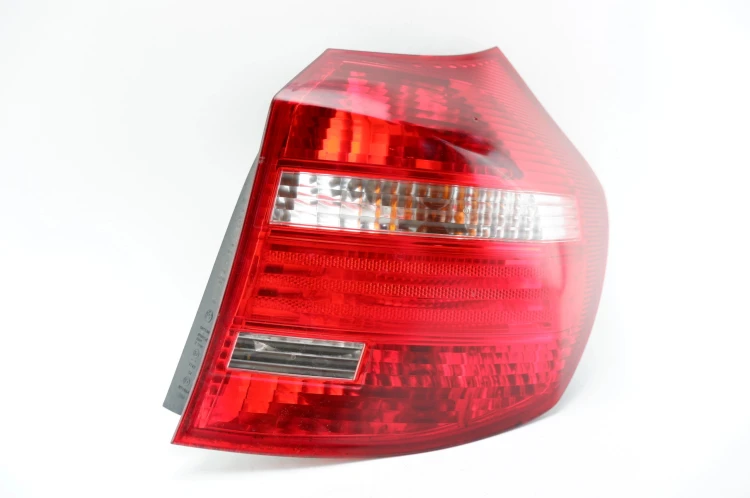 LAMPA PRAWY TYŁ BMW E81 LIFT(2007-2011) 116i N43B20 122KM