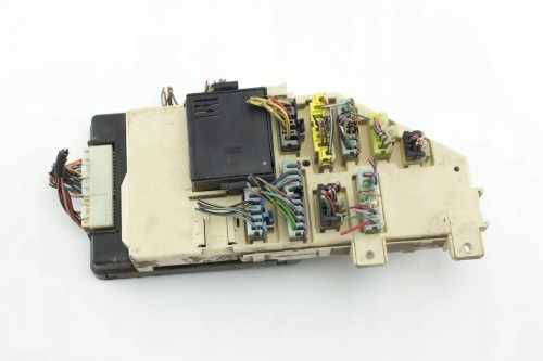 SKRZYNKA BEZPIECZNIKÓW CHRYSLER SEBRING III(2006-2010) 2.0 VVT 04602379AL