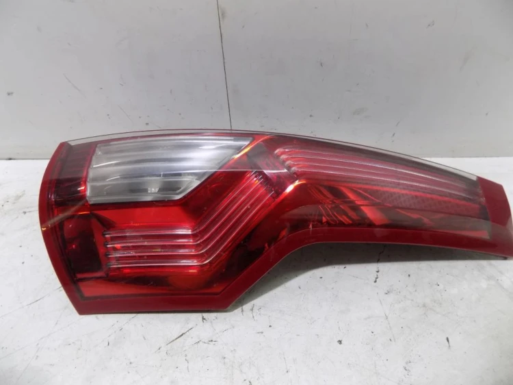LAMPA PRAWY TYŁ CITROEN C4 PICASSO GRAND (2006-2013)