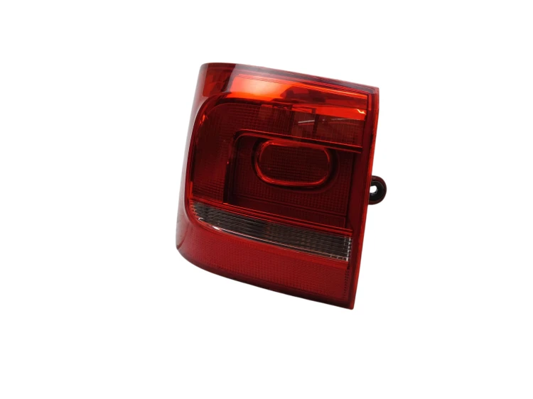 LAMPA LEWY TYŁ VOLKSWAGEN TOURAN I 1T LIFT (2010-2015) 1.6 TDI 105KM