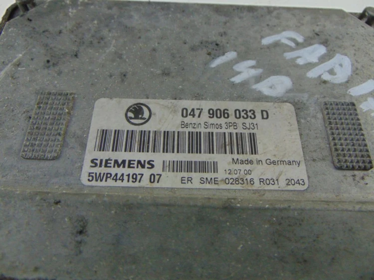 KOMPUTER STEROWNIK SILNIKA SKODA FABIA I 6Y 1.4 mpi 047906033D