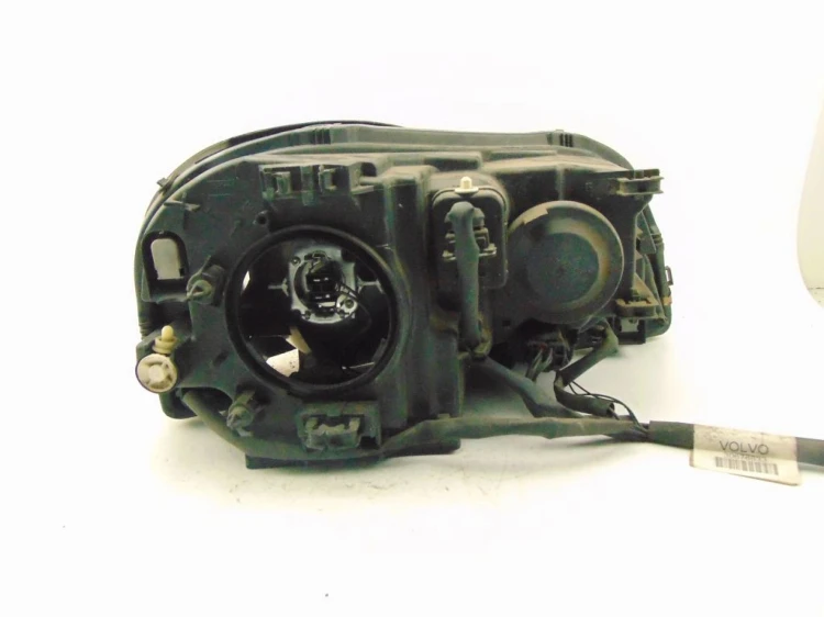 LAMPA LEWY PRZÓD VOLVO XC90 (2002-2006) 2.4 D5 163KM