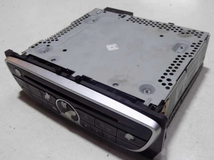 RADIO CD RENAULT MEGANE III (2008-2013) 281150030R-B