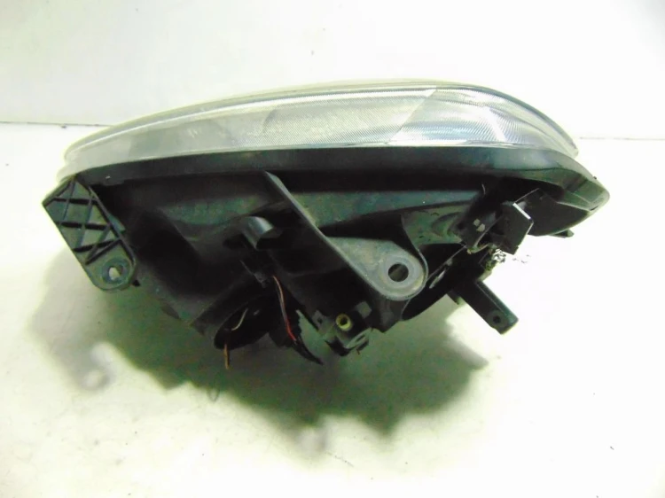 LAMPA PRAWY PRZÓD NISSAN QASHQAI (2007-2013) 1.5 DCI